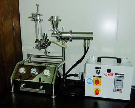 小型的高速醫(yī)藥粉碎機要如何保養(yǎng)